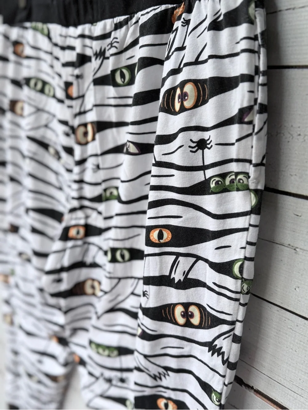 Serra White & Black Mummy Eye Long Sleeve Pajama Set with Green & Orange Eyes